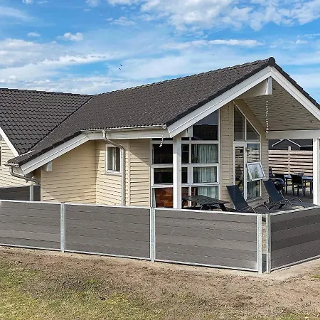 Three-bedroom Holiday In Sjolund 3 Vakantiehuis Hejls