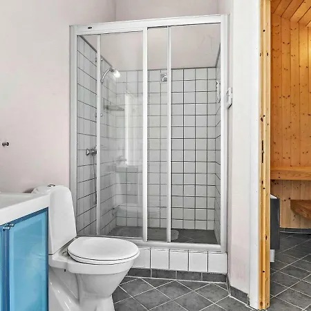 Vakantiehuis Three-bedroom Holiday In Sjolund 3